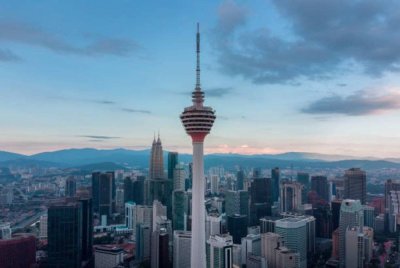 Menara KL masih dimiliki kerajaan, dengan perubahan hanya melibatkan aspek pengurusan dan operasi menerusi kerjasama awam-swasta (PPP) melalui proses notis pelawaan cadangan (RFP).