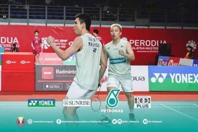 Aaron (kanan) -Wooi Yik mara ke perlawanan akhir BAC selepas menyingkirkan pilihan kedua dari China, Wei Keng-Wang Chang pada Sabtu. Foto Agensi