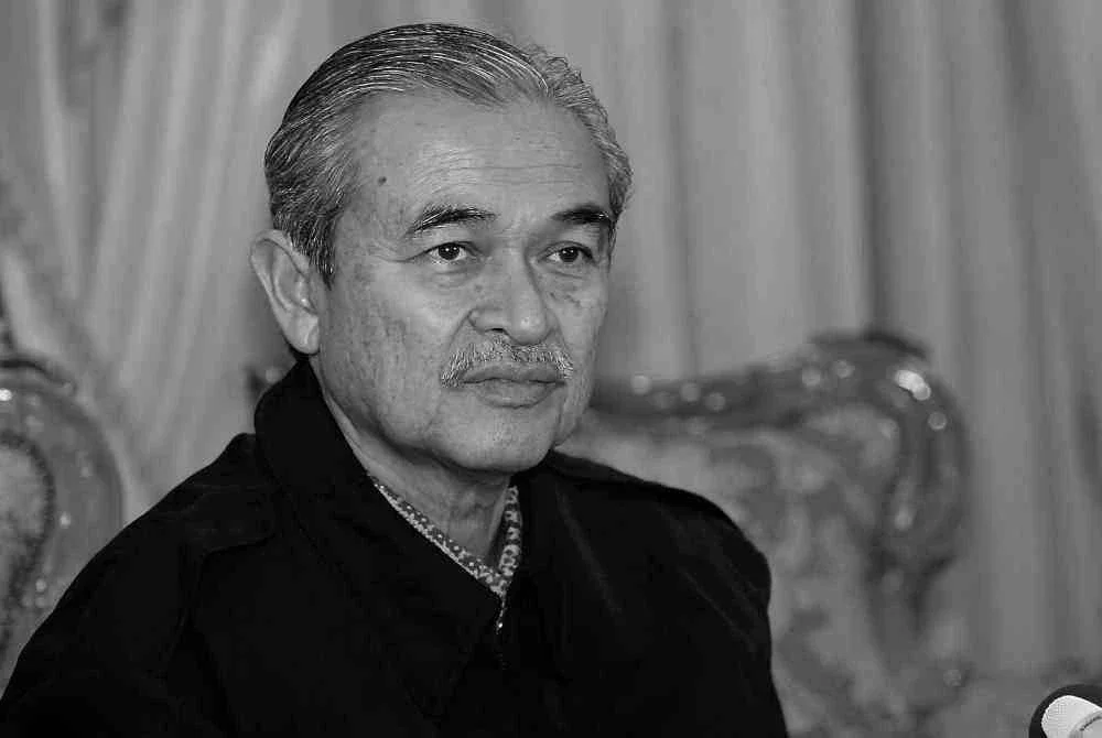 Tun Abdullah meninggal dunia di Institut Jantung Negara (IJN) pada jam 7.10 malam Isnin.