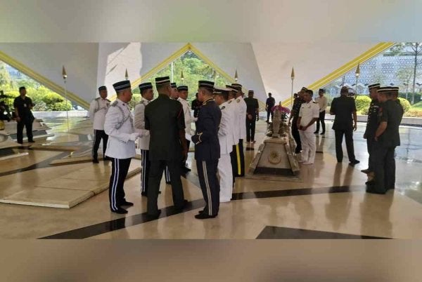 Raptai upacara pemakaman Allahyarham Tun Abdullah dijalankan di Makam Pahlawan bagi memastikan kelancaran istiadat pengebumian selepas solat Zuhur nanti.