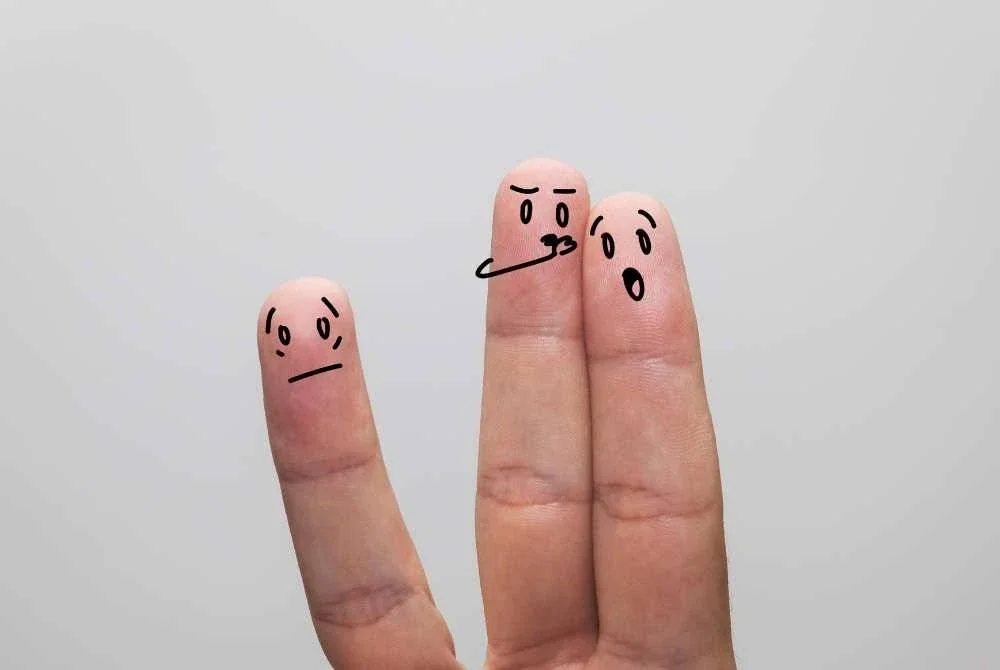 GHIBAH merupakan perbuatan yang termasuk dalam dosa-dosa besar, tidak kiralah sama ada dilakukan menerusi kata-kata mahupun perbuatan. -Gambar hiasan/ Foto: CANVA