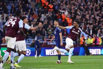 Konsa meledak jaringan ketiga Villa di Villa Park. Foto: Agensi