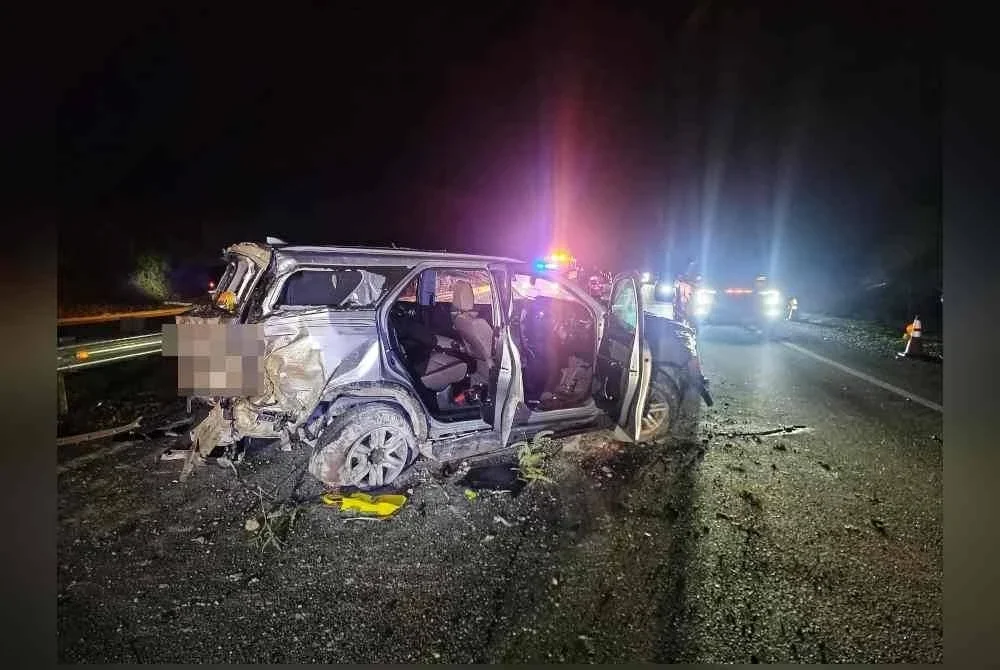 Mangsa tercampak keluar dari kenderaan terbabit dan disahkan meninggal dunia di tempat kejadian. Foto ihsan PDRM
