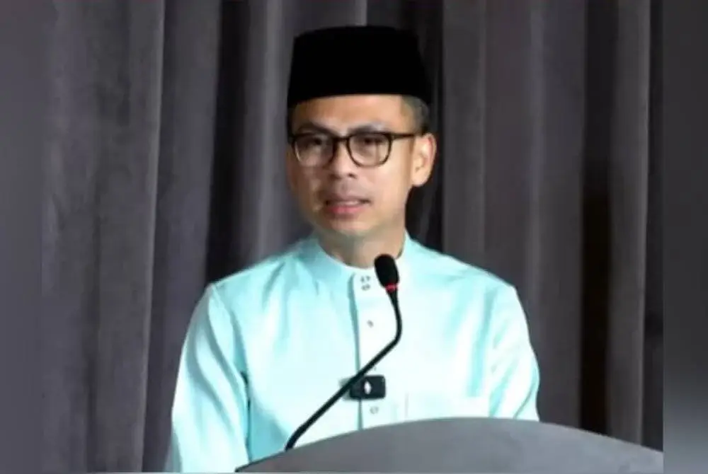 Fahmi Fadzil ketika mengadakan sidang akhbar Mingguan Menteri Komunikasi pada Khamis.