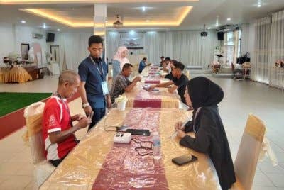 Suasana pemilihan di dewan sebuah hotel di Kota Bharu pada Jumaat.