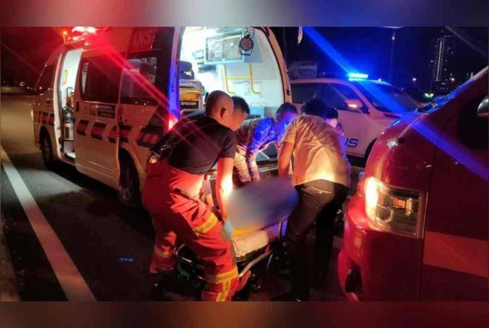 Mangsa yang parah dihantar ke Hospital Bintulu untuk rawatan. Foto JBPM Sarawak