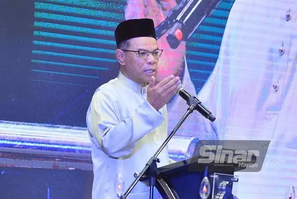 Saifuddin ketika berucap pada Majlis Sambutan Hari Raya Aidilfitri PDRM di Stadium Titiwangsa pada Isnin. Foto Sinar Harian - ASRIL ASWANDI SHUKOR