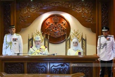 Sultan Kelantan, Sultan Muhammad V bertitah supaya cadangan untuk membina tembok dan zon penampan di kawasan Sungai Golok perlu dimuktamadkan segera