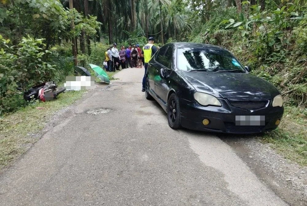 Seorang lelaki warga emas maut selepas motosikal ditungganginya dipercayai terlanggar cermin sisi sebuah kereta yang datang dari arah bertentangan di Jalan Sungai Embak-Bukit Arang, Kuala Krai pada Selasa. Foto PDRM