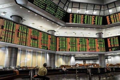 Bursa Malaysia dibuka rendah susulan ketegangan antara Trump dan Powell serta sentimen negatif global. - Gambar hiasan