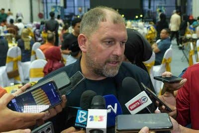 Peter Cklamovski ketika ditemui pemberita pada majlis Hari Raya Aidilfitri 2025 MFL-FAM-AFL di Wisma FAM hari ini. - Foto: Bernama