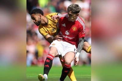 Cunha (kiri) dijangka meninggalkan Wolves pada penghujung musim ini.