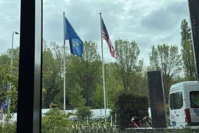 Bendera Malaysia dikibarkan The Hague, Belanda sempena penglibatan negara di ICJ dalam sesi pendengaran awam mengenai pendudukan Israel di Palestin.