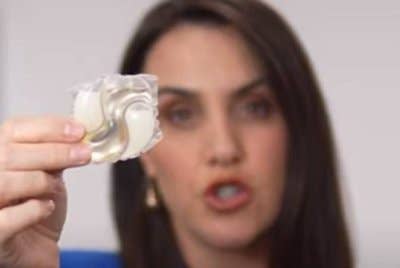 Kapsul pencuci pakaian dapat menarik perhatian kanak-kanak. Foto Agensi