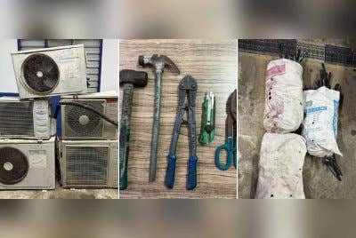 Antara barang dirampas lima unit kompresor penyaman udara, tiga guni putih mengandungi kabel warna hitam dan peralatan yang digunakan. - Foto: IPD Kluang