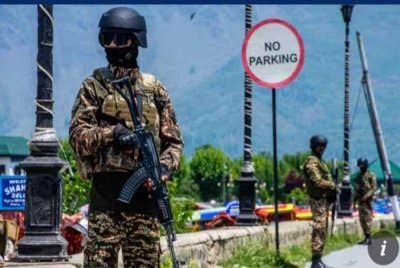 Tentera India mendakwa pasukan Pakistan telah melepaskan tembakan senjata ringan secara 'tidak diprovokasi' di seluruh LoC dan memaksa mereka bertindak balas. Foto Agensi