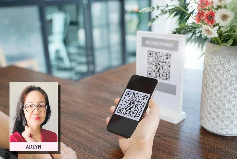 Penggunaan kod QR dalam kalangan rakyat Malaysia kini menjadi kebiasaan baharu. (Gambar kecil: Adlyn)