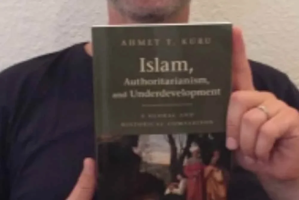 Kesemua 12 buku tersebut mengandungi ajaran yang bertentangan dengan Ahli Sunah Waljamaah.