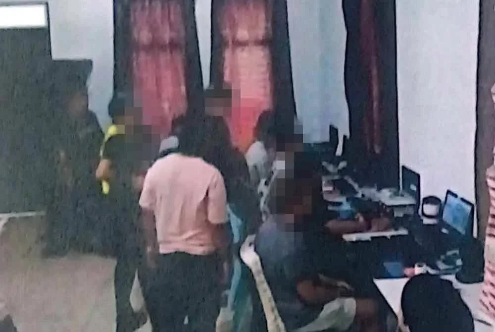 Seramai sembilan individu terdiri daripada lapan lelaki dan seorang wanita ditahan dalam serbuan di sekitar Taman Bukit Kepayang, Seremban pada Ahad lalu.