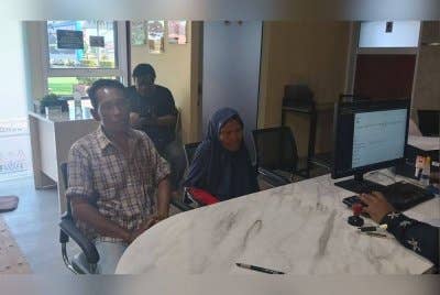 Mangsa ketika membuat laporan berhubung insiden berkenaan. Agensi