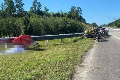 Seorang penunggang Yamaha RX-Z maut manakala dua lagi cedera selepas terlibat kemalangan di LPT2 pada pagi Jumaat.