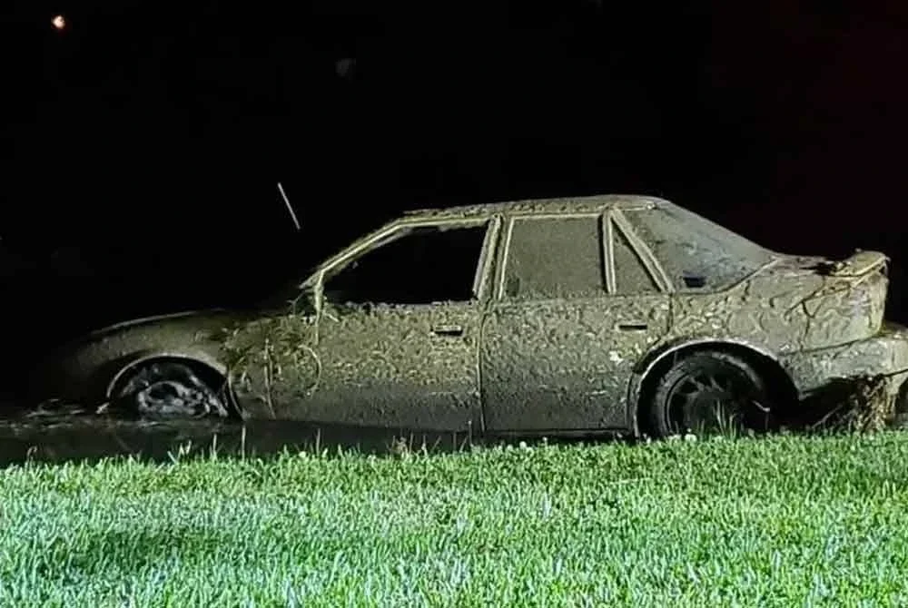 Misteri kehilangan seorang ejen pinjaman perumahan, William Moldt selama 22 tahun akhirnya terungkai dengan bantuan teknologi moden apabila keretanya berjaya ditemui tenggelam di dalam sebuah tasik melalui paparan satelit Google Earth.