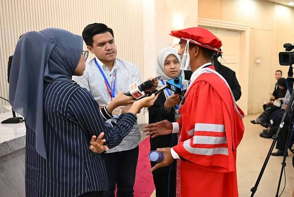 Murad ketika ditemui selepas Majlis Konvokesyen ke-29 OUM di Pusat Dagangan Dunia Kuala Lumpur (WTCKL), di sini pada Sabtu.