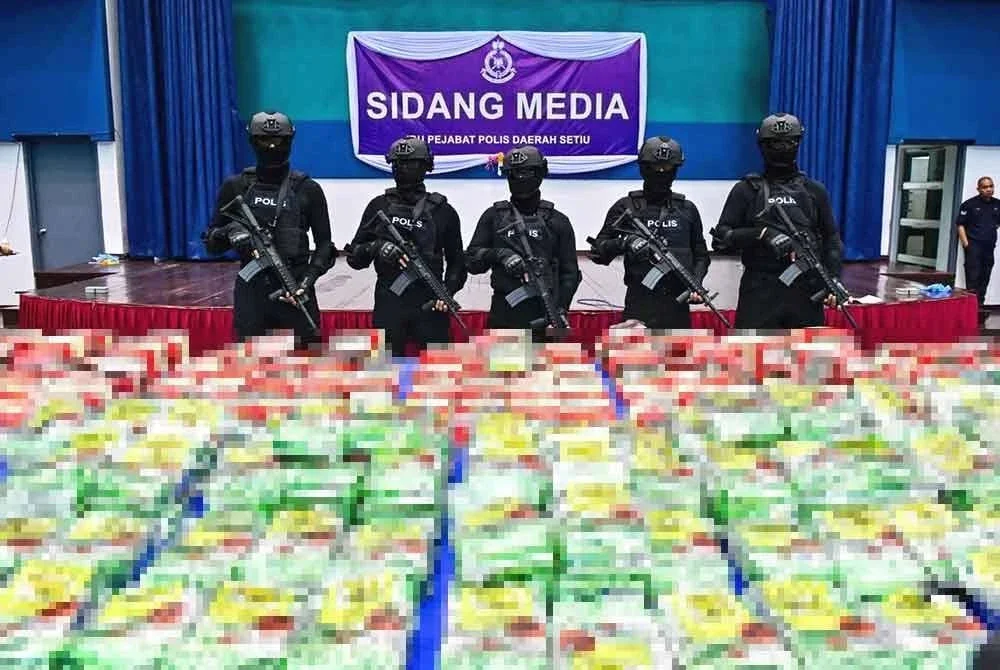 Sebahagian daripada dadah yang dirampas dalam serbuan berasingan di Sungai Setiu pada 23 April lalu.