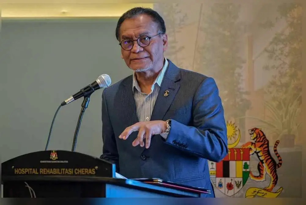 Dzulkefly menyampaikan ucapan pada Majlis Pemeteraian Nota Kerjasama antara Kementerian Pendidikan dan Kementerian Kesihatan Malaysia bagi pelaksanaan Program Sekolah Dalam Hospital serta Majlis Perasmian Program Sekolah Dalam Hospital di Hospital Rehabilitasi Cheras, pada Selasa. Foto Bernama