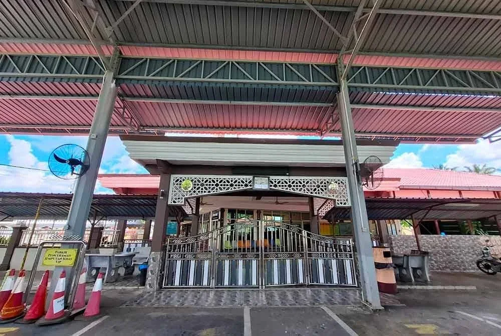 Komitmen tuan tanah berbangsa Cina telah diperoleh untuk tidak menjual tanah menempatkan Masjid Jamek Ar Ridzuan kepada pihak lain selagi rundingan dengan jawatankuasa masjid masih berjalan.