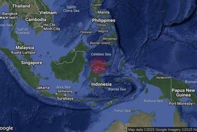 Gempa bumi sederhana berukuran 5.6 pada skala Richter melanda kawasan Semenanjung Minahassa, Sulawesi, Indonesia, pada jam 6.57 pagi Selasa.