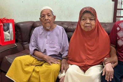 Ibrahim bersama Siti Ziayah.