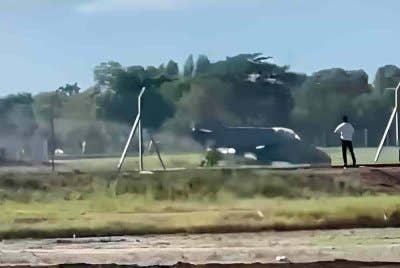 Sebuah pesawat pejuang jenis Hawk 208 tergelincir dari landasan selepas mengalami masalah gear pendaratan hadapan ketika melakukan pendaratan di LTSAH pada Selasa lalu.