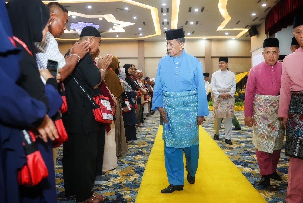 Sultan Kedah, Sultan Sallehuddin Sultan Badlishah mencemar duli hadir ke Majlis Mengucapkan Selamat Jalan kepada jemaah haji Kedah bagi musim haji 1446H/2025M di sini pada Jumaat.