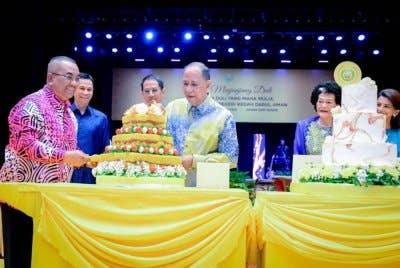 Sultan Sallehuddin berkenan berangkat ke Majlis Menjunjung Duli ke Bawah Duli Yang Maha Mulia Tuanku Sultan Kedah, di Alor Setar pada Ahad.