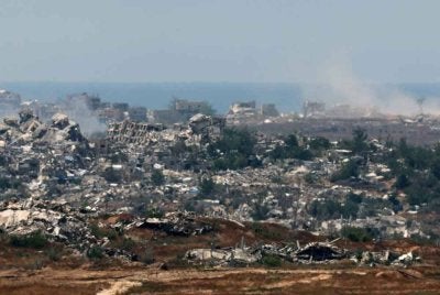 Paus Leo XIV menyeru agar gencatan senjata segera dilaksanakan di Semenanjung Gaza, sambil melahirkan rasa dukacita yang mendalam terhadap situasi kemanusiaan yang semakin meruncing di wilayah itu.