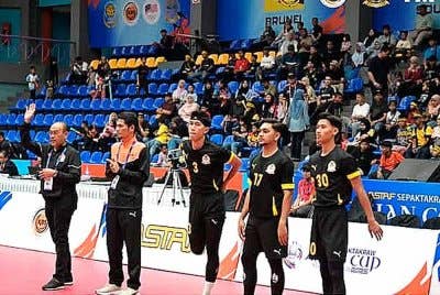 Skuad double negara akan menentang Thailand dalam aksi final Piala Asia di Stadium Titiwangsa malam ini. Foto FB PSM.