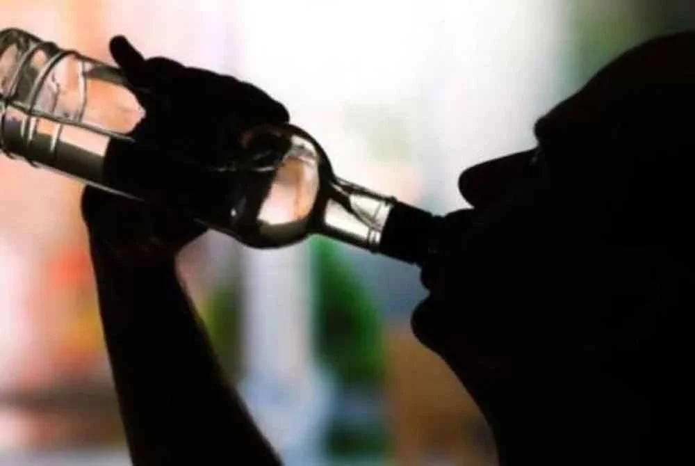 Sekurang-kurangnya 14 maut selepas meminum arak beracun di Amritsar, Punjab. Gambar hiasan