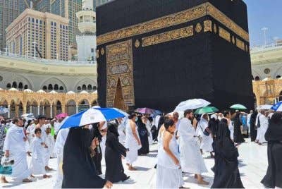 Dua warga Indonesia ditahan di Makkah kerana melindungi pemegang visa lawatan dan mempromosikan kad Haji Nusuk palsu. Gambar hiasan