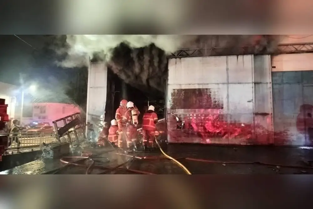 Kejadian berlaku kira-kira jam 6.59 petang, namun tidak mangsa dilaporkan terlibat.