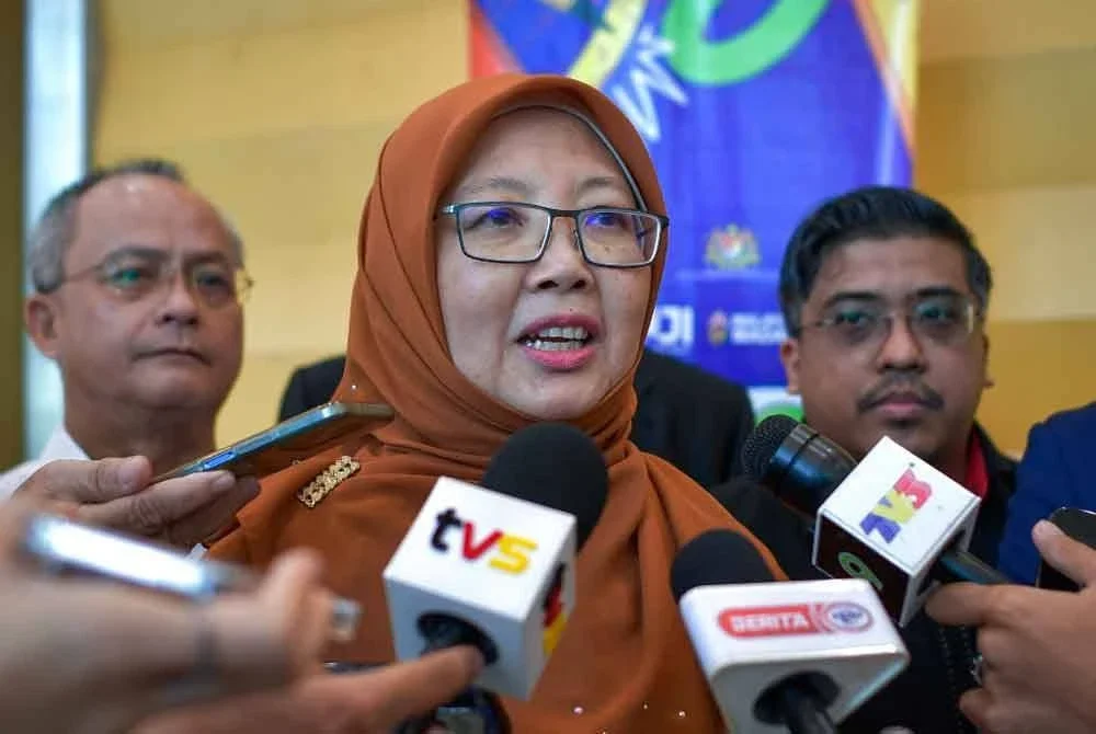 Dr Zaliha ketika ditemui media selepas Majlis Perasmian Tuition Mission Peringkat Wilayah Persekutuan Putrajaya 2025 di Dewan Seri Siantan pada Jumaat. Foto Bernama
