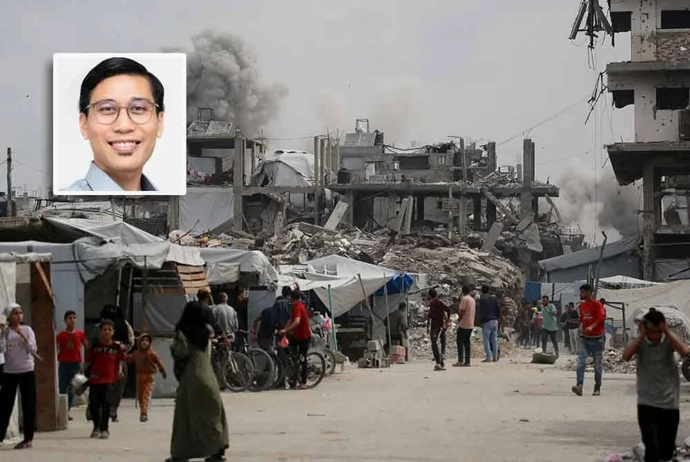 Rakyat Palestin yang masih bergelut dengan penjajahan dan penindasan rejim Zionis. Foto AFP (Gambar kecil: Muhd Haikal Luqman)