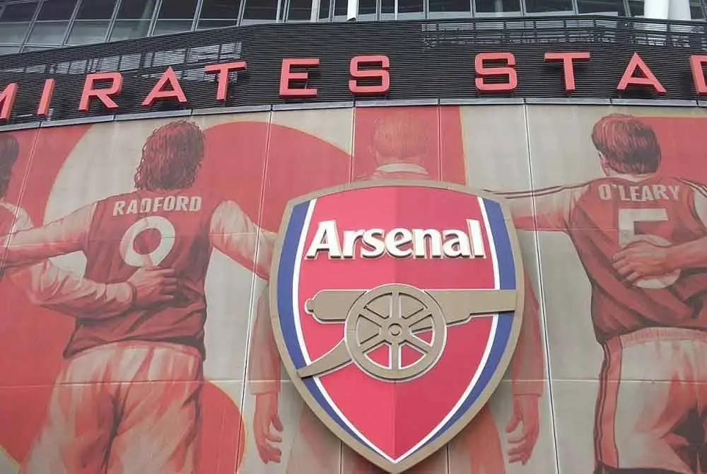 Arsenal berdepan tuntutan undang-undang daripada bekas kakitangannya selepas dipecat kerana menyokong Palestin.