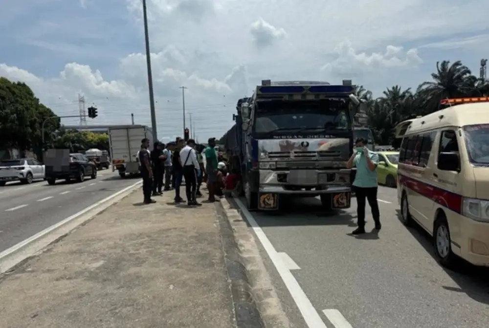 Mangsa disahkan maut setelah motosikalnya dirempuh lori dalam kemalangan di Kilometer 13, Jalan Banting-KLIA di Kuala Langat pada Rabu minggu lalu.