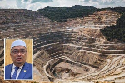 Kerajaan Kelantan menyuarakan keperluan untuk menjalinkan kerjasama erat dengan pusat bagi membangunkan industri unsur nadir bumi bukan radioaktif (REE) di negeri ini. Gambar kecil: Mohamed Fadzli