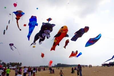 Pesta Wau Antarabangsa Kelantan 2025 di Pantai Irama, Bachok, menampilkan penyertaan enam negara termasuk Ukraine. Foto hiasan