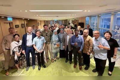 Kerajaan Kelantan terbang ke Selatan China dan Hong Kong dalam usaha mempromosi dan menarik pelancong untuk melawat negeri ini.