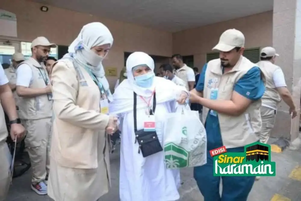 KEMENTERIAN Kesihatan Arab Saudi baru-baru ini melancarkan kit kesedaran kesihatan dalam lapan bahasa utama menjelang musim haji ini bagi mendidik dan melindungi para jemaah daripada sebarang risiko kesihatan yang mungkin timbul. -Foto: SAUDI GAZETTE