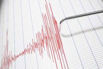Gempa bumi berukuran 6.0 pada skala Richter melanda perairan barat wilayah Bengkulu, Indonesia pada pagi Jumaat, mengakibatkan beberapa orang cedera dan beberapa rumah rosak. Gambar hiasan