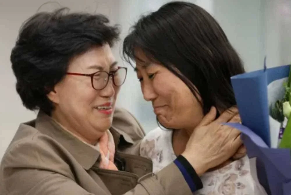 Pertemuan semula antara ibu dan anak itu berlangsung di Seoul pada awal minggu ini dengan suasana penuh emosi dan tangisan. Foto Agensi